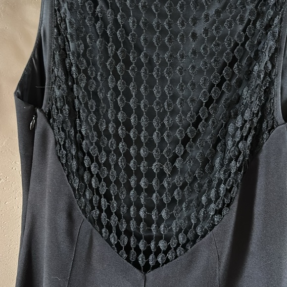 Sz6 Lined Black Dress with eyelet back - Picture 6 of 16